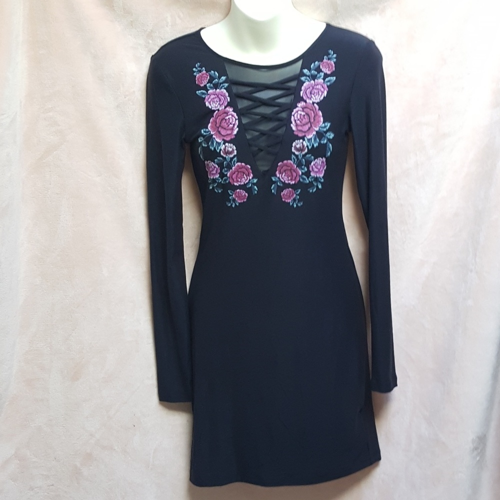 🍁🌴 Forever 21 black dress textured print
